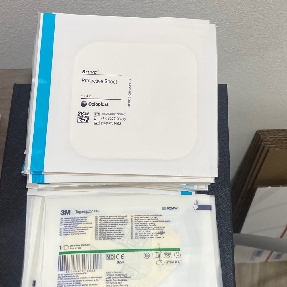 Coloplast Brava Protective Sheet 30 & 3M tegaderm  25 - White with Teal Accent